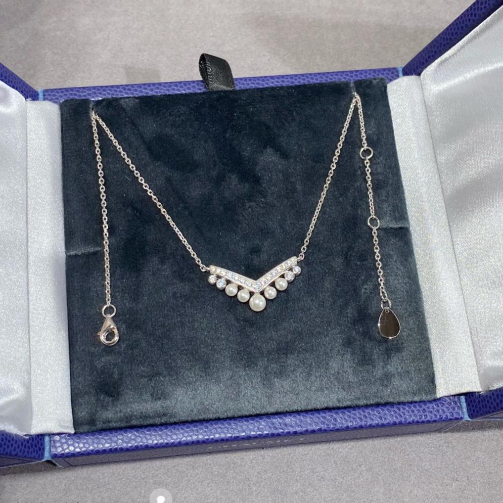 

2023 Новый Горячий Бренд Женское Ожерелье Юбилейный Подарок Ювелирные Изделия Мода Роскошный Дизайн Сердце V-образные Жемчужные Ожерелья Для Женщин