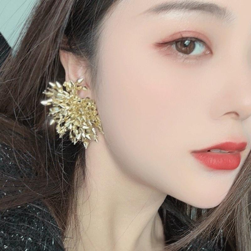 Pinkdudu Vintage Exaggerated Large Flower Fringe Zinc Alloy Earrings Fashion Trendy Gold Plated Stud Earrings Women PD2262