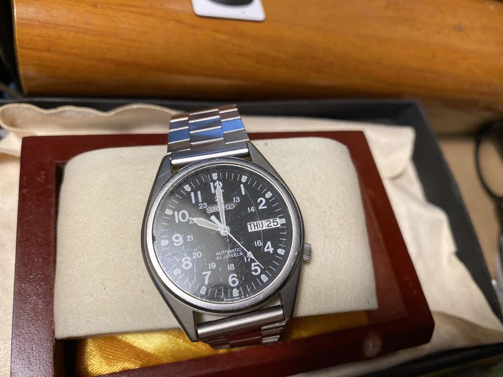 [USED] SEIKO fully automatic watch, date display, fully functional, 35mm x 17cm, valuable item details
