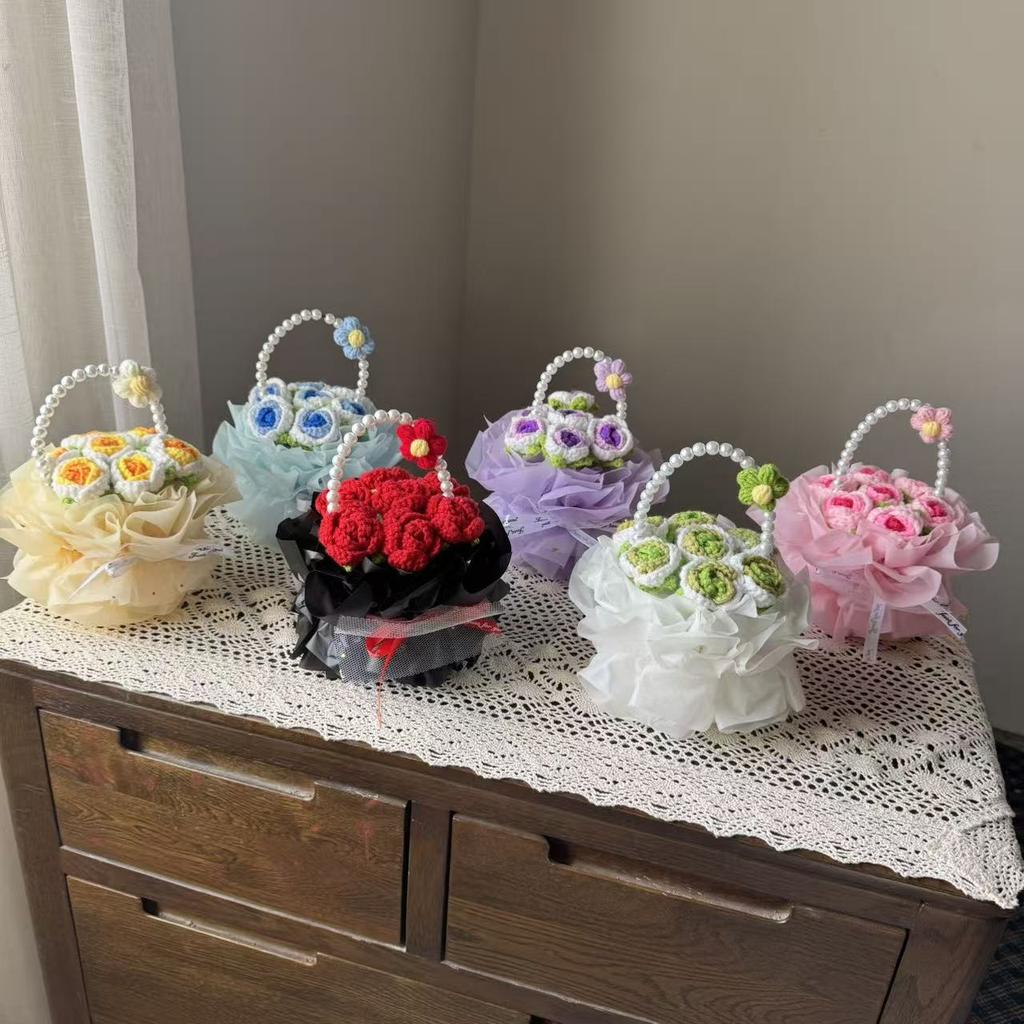 Handheld Flower Diy Crochet Flower Bouquet Valentine'S Day Rose Gift Wedding Bouquet Pearl Hand-Held Flower Basket Crochet Gifts