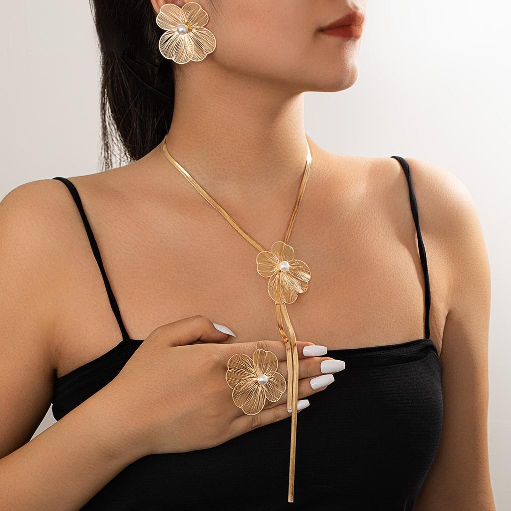 2-piece elegant multi petal flower imitation pearl earring ring, long snake bone chain pull-out necklace, women's jewelry