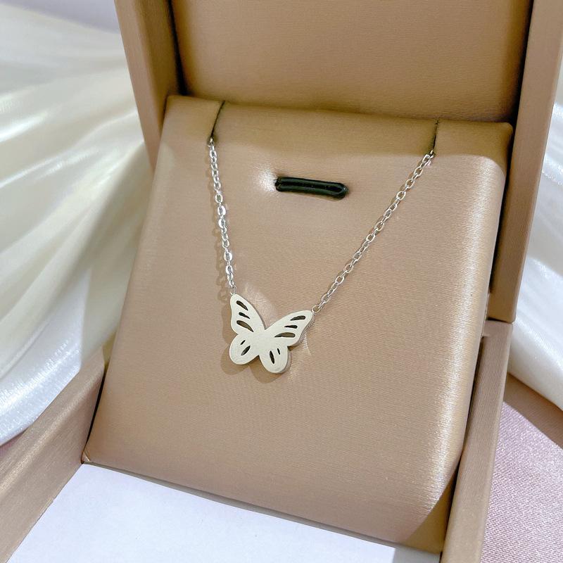Fashion Retro Women's Necklace Temperament Micro Diamond Necklace Exquisite Collar Chain Accessories