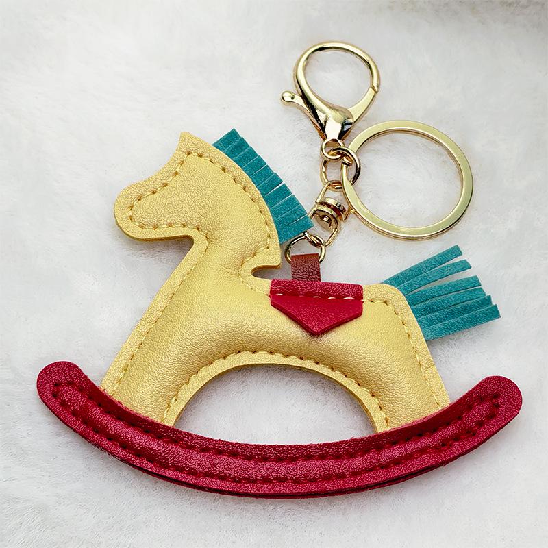 2025 Jahr des Pferdes Leder Schlüsselanhänger - Kreativer Kleines Pferd Anhänger mit Baumwollgefülltem Wackel Charm