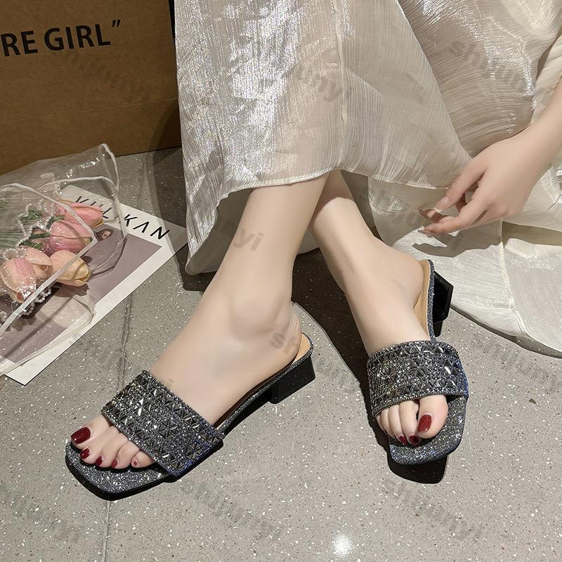 Fashion Women Shoes 2025 New Summer Fashion Non Slip Rhinestone Slippers Outdoor Height Increase Dress Style Women Medium Heel Sandals