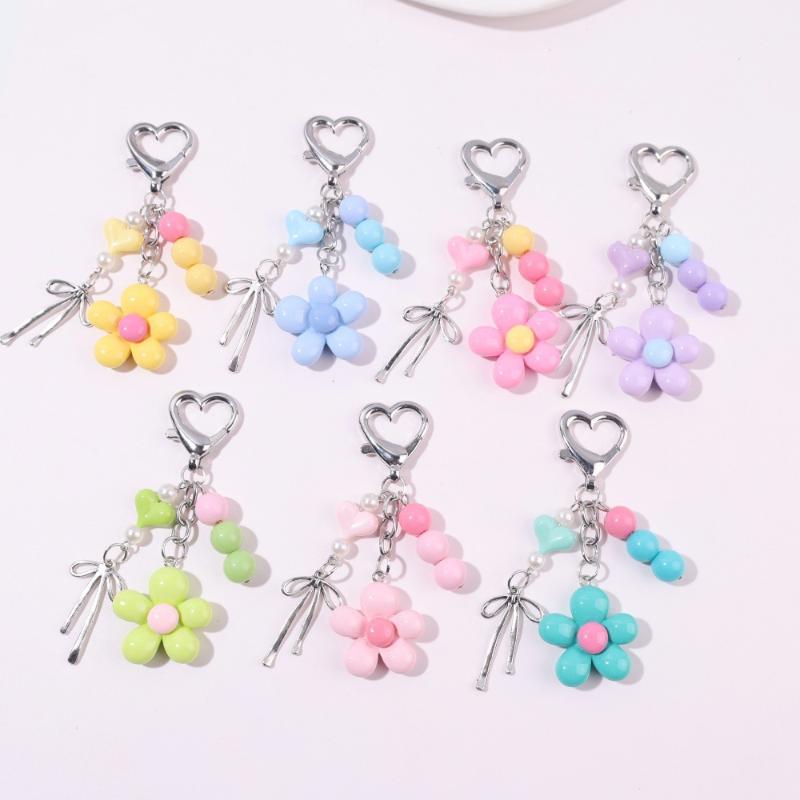 Creativity Beaded Design Keychain Colorful Small Flower Pendant Bag Charm Backpack Hanging Cute Accessories Gift