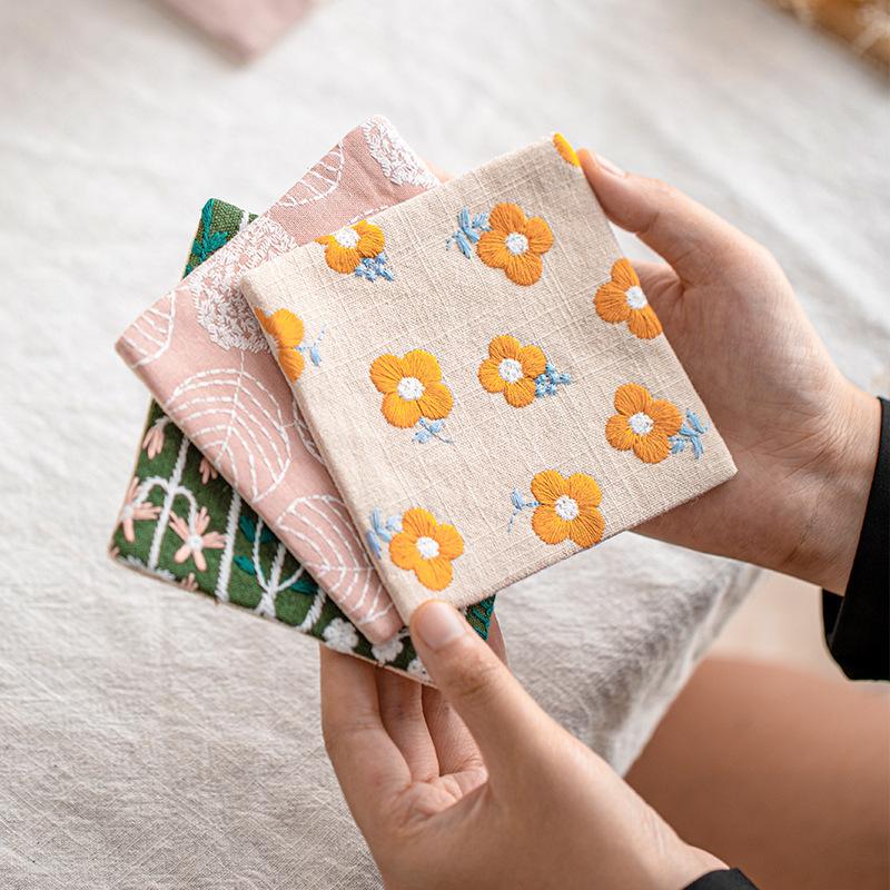 Wind embroidery coaster Fabric Christmas placemat Cross-border absorbent tea saucer Creative coffee coaster Bowl mat Insulation mat
