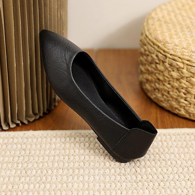 

2025 новые черные туфли на плоской подошве женские универсальные для офисных работников на мягкой подошве женская обувь для карьеры для собеседований из мягкой кожи рабочая обувь 40 чёрный