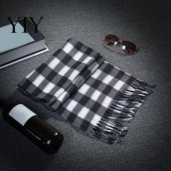Commuting Winter Gear Classic British Plaid Scarf for Men Women, Soft Double-Sided Velvet Shawl, Skin-friendly Wrap Warm Thickened Neck Autumn
