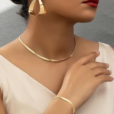 Ensemble de bijoux tendance avec collier, boucles d'oreilles et bracelet pour femmes