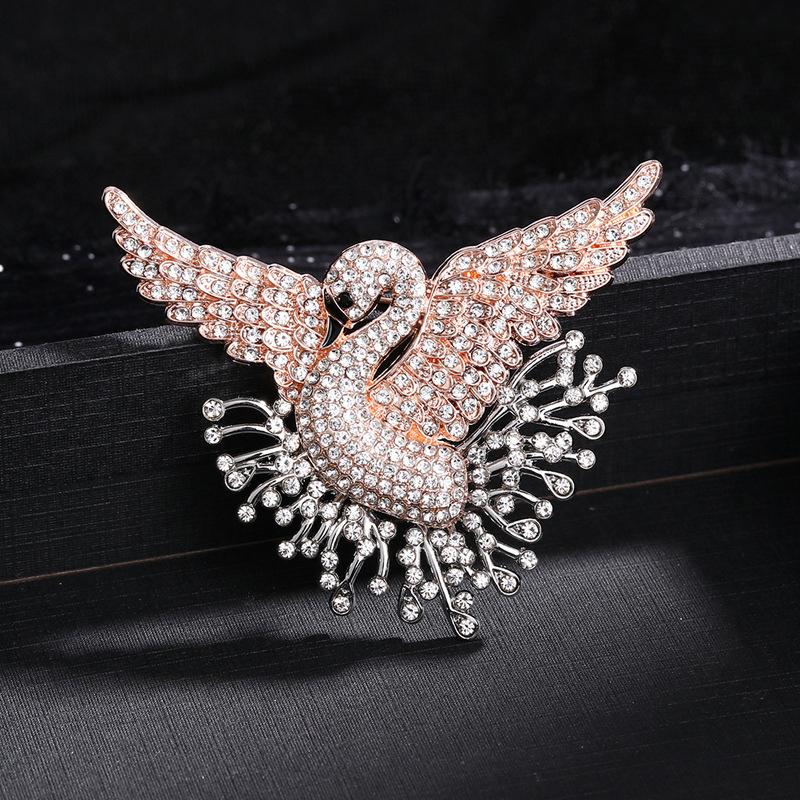 Shinning Flying Swan Brooches For Women Girls Elegant Brooch Temperament Pins Versatile Corsage Gifts
