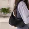 Niche Design Underarm Bag Women's New Fashion Versatile Crescent Bag Messenger Bag Simple Commuter Shoulder Bag