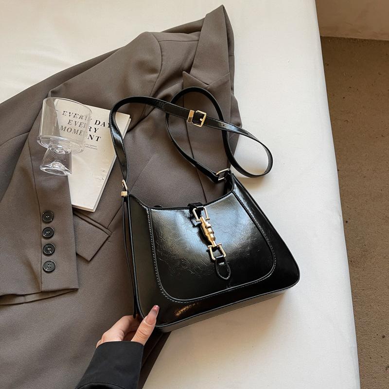 Early spring new fashion niche design small lock armpit bag shoulder crossbody trendy women's bag