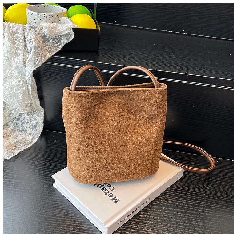 IELGY Women’s Autumn/Winter Frosted Retro Shoulder Bucket Bag