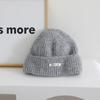 Japanese Simple Letter Pattern Labeling Knitted Hat for Women In Autumn and Winter New Warm and Thickened Cold Hat Showing A Small Face