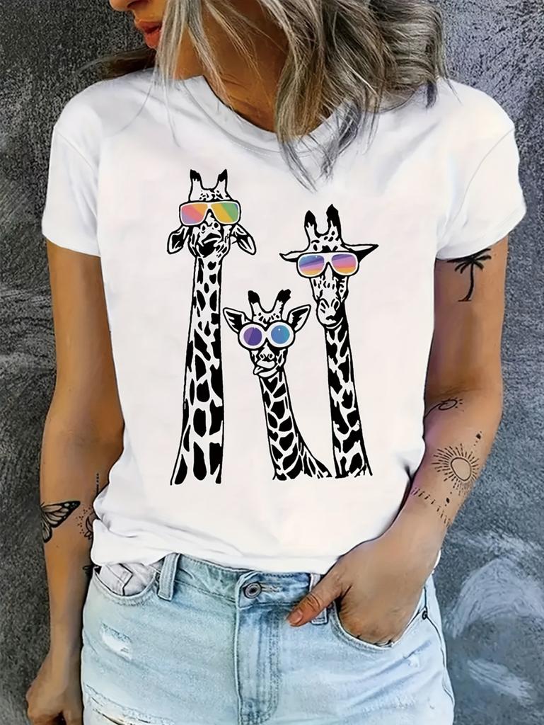 Women's Casual Short Sleeve T-Shirt Vibrant Giraffe Pattern Print Lightweight Summer Round Neck Tops Oversized Clothes for Woman