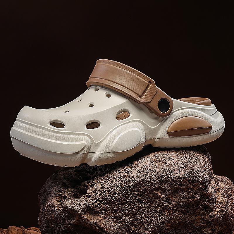 Fashion Summer Clogs Men Slip on Breathable Lightweight Thick Sole Water Beach Sandals Indoor Outdoor Fashion Cave Shoes