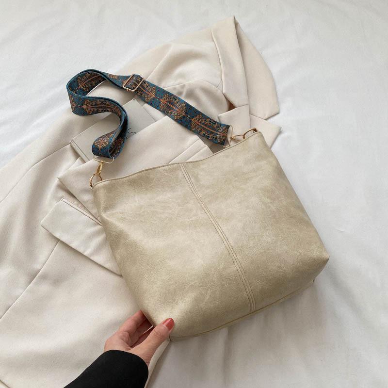 Trendy Retro Casual Pu Shoulder Bucket Bag For Women With Soft Structure Design