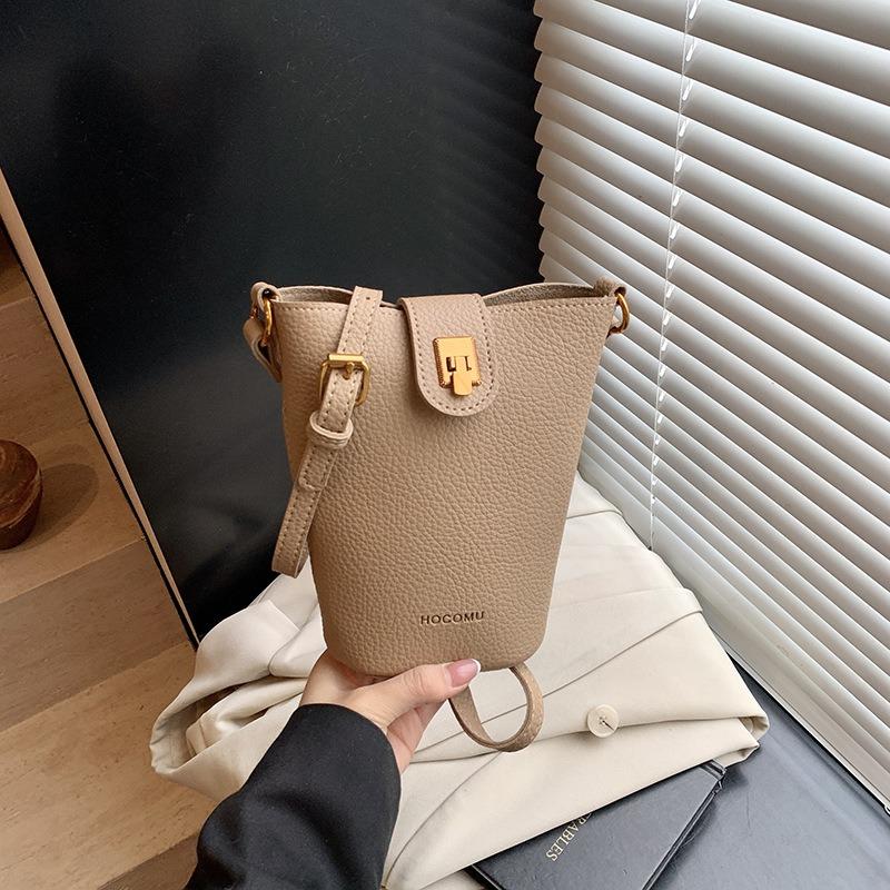 New Spring Versatile Casual Simple High-end Commuting Bucket Bag Mobile Phone Messenger Bag