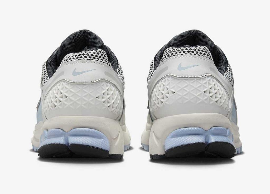 FQ7079-001 Nike Zoom Vomero 5 Platinum Tint and Light Armory Blue (Women's)