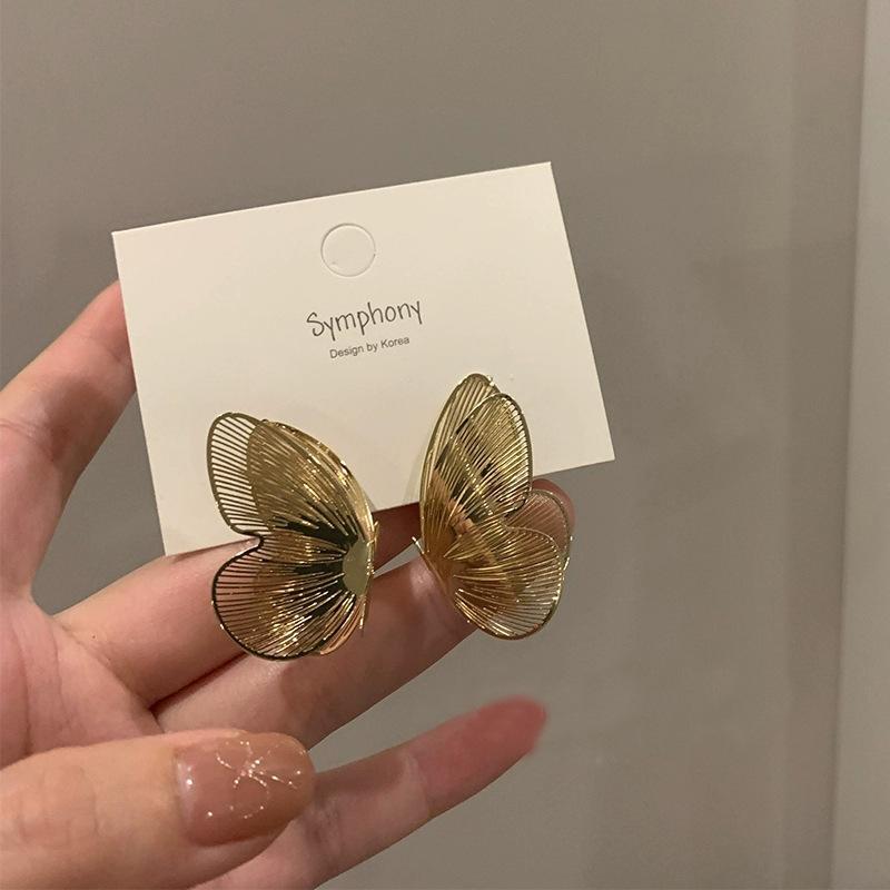 Design Sense Metal Butterfly Wing Earrings Light Luxury High Sense Cold Wind Earrings Retro Fairy Temperament Versatile Earrings