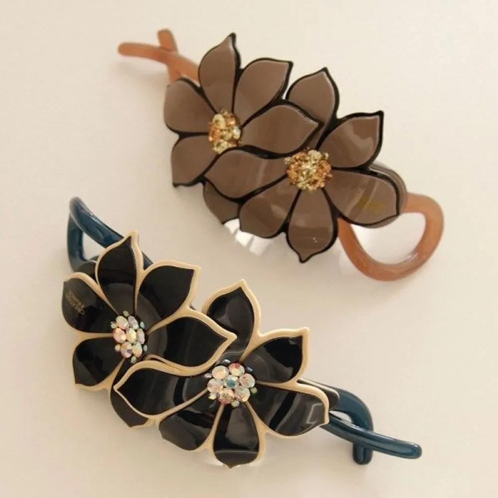 bydaisy Flower Cubic Banana Pin Bh0775 brown