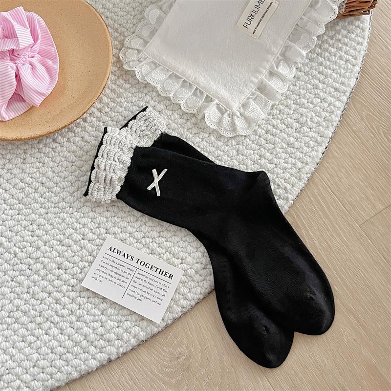 

Female Spring and Autumn Retro Color Bow Wooden Ear Edge Boneless in The Tube Pile Pile Cotton Socks 1 pair