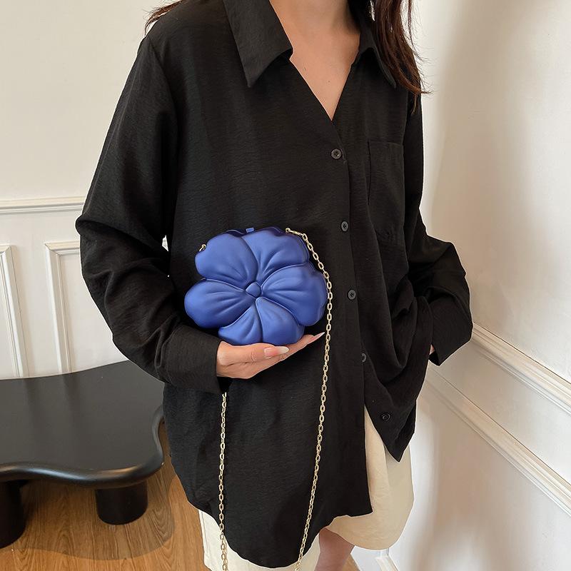 Personalized acrylic mini flower bag female 2025 new European and American sweet and cool style Spice Girl chain bag crossbody red envelope