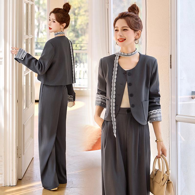 

Комплект куртки с кружевной вставкой и брюк широкого кроя на весну 2025 года M (54-59 kg)