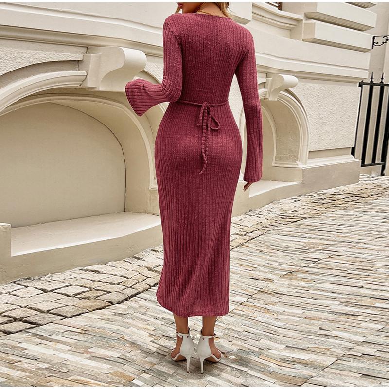 Трикотажное женское платье с длинным рукавом и V-образным вырезом — фото 19