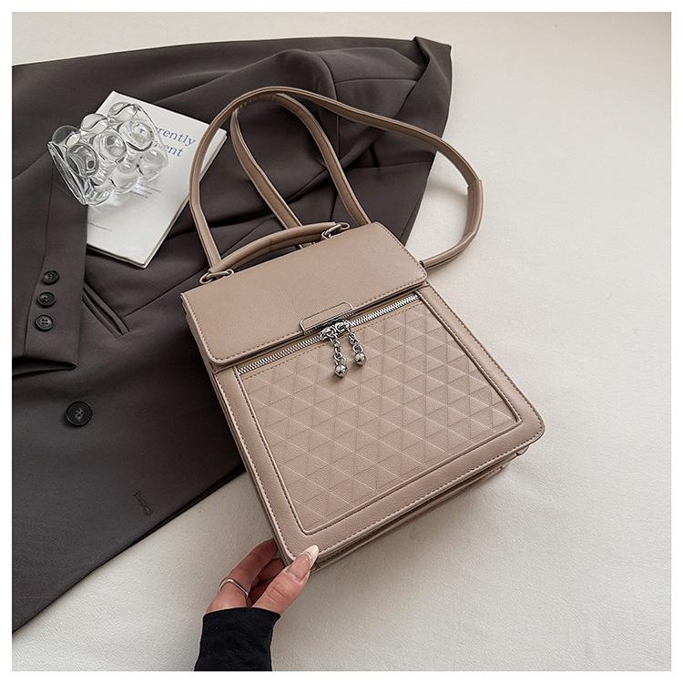 2025 Summer New Fashionable Versatile Simple Shoulder Crossbody Hong Kong Style Retro High-end Texture Commuter Backpack