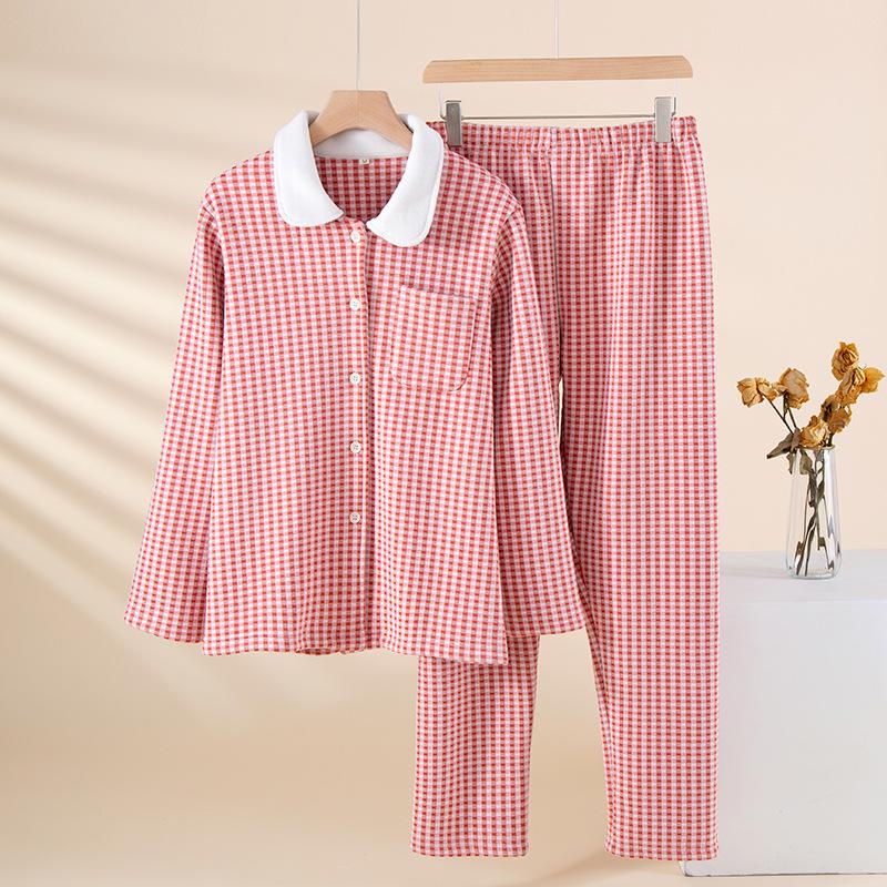 Velvet Thickened Women's Plaid Pajama Set – Warm Long Sleeve for Autumn/Winter, Suitable for Indoor/Outdoor Wear.