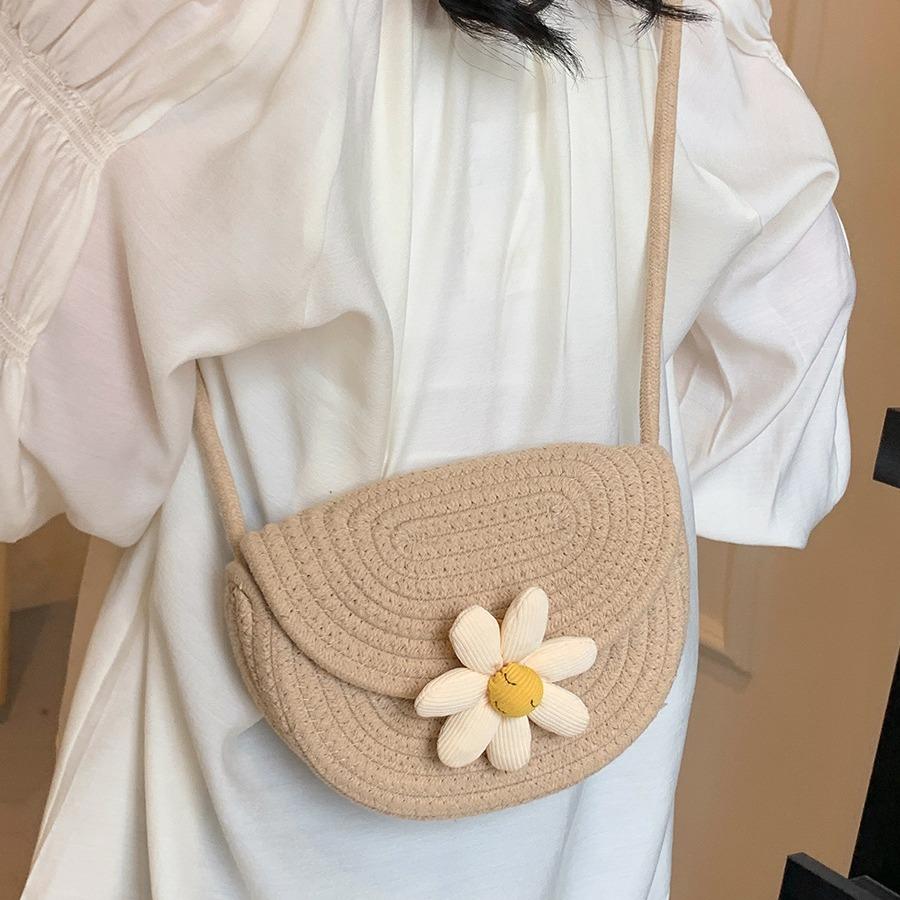 Saddle Bag 2025 New Bag Summer Seaside Beach Shoulder Niche Messenger Bag Handmade Straw Holiday Woven Bag