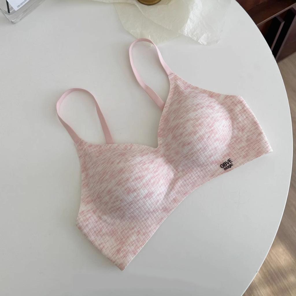 Seamless Women's Push-Up Sports Bra: Comfortable, Soft, Wire-Free, Anti-Sagging, Ideal for Small Chests.