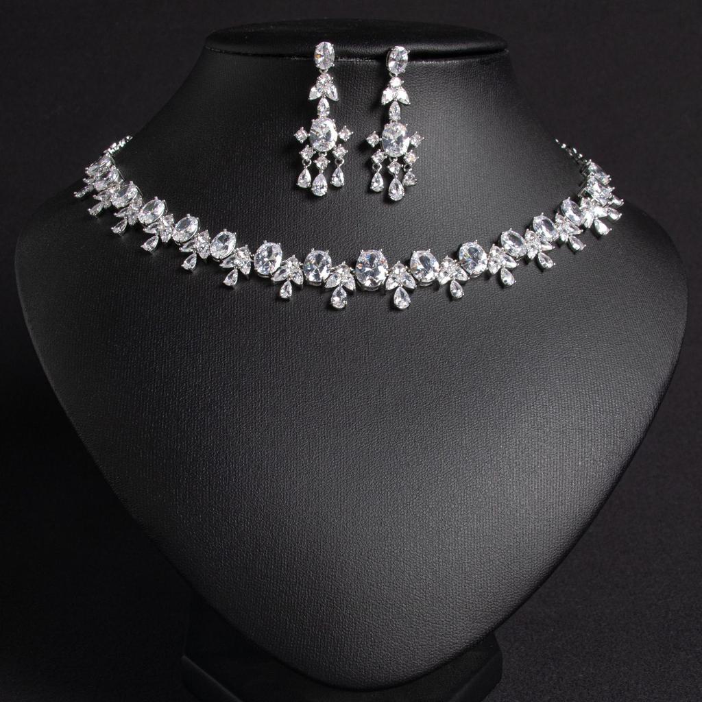 Women's Light Luxury Design Elegant Zircon Tassel Necklace Earring Set Fashionable And Versatile With A Unique Design Sense