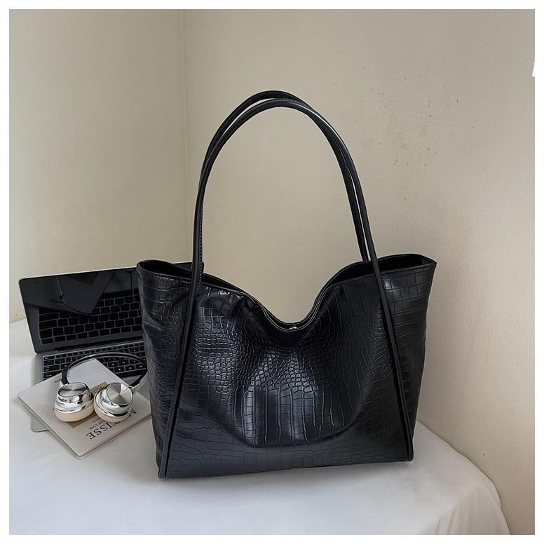IELGY Ladies Tote Bag Retro Shoulder All-Match Large-Capacity Commuter Bag