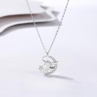 Stern- und Mond-Einhorn-Halskette Damenmode Leichtes Luxus-Temperament Vielseitiger Schmuck im kalten Stil
