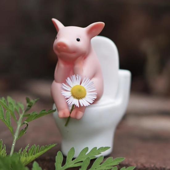 Miniature Pig Statue Pig Sitting On Toilet Mini Animal Toy