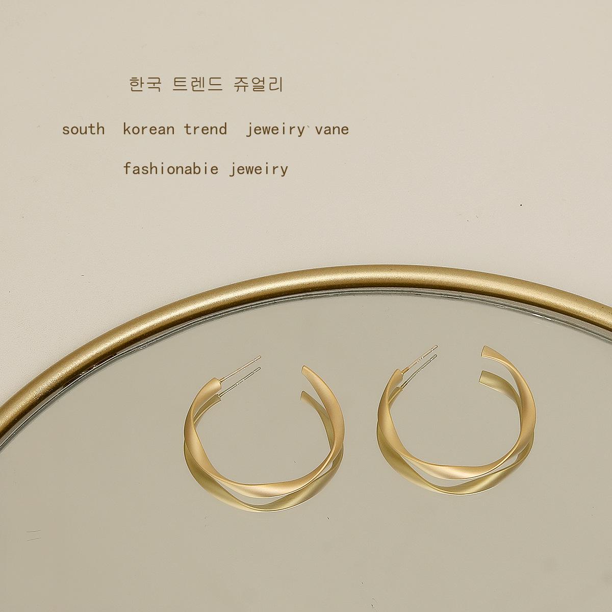 S925 Silver Needle Matte Gold C-Shaped Earrings: Elegant Japanese-Korean Design for Women