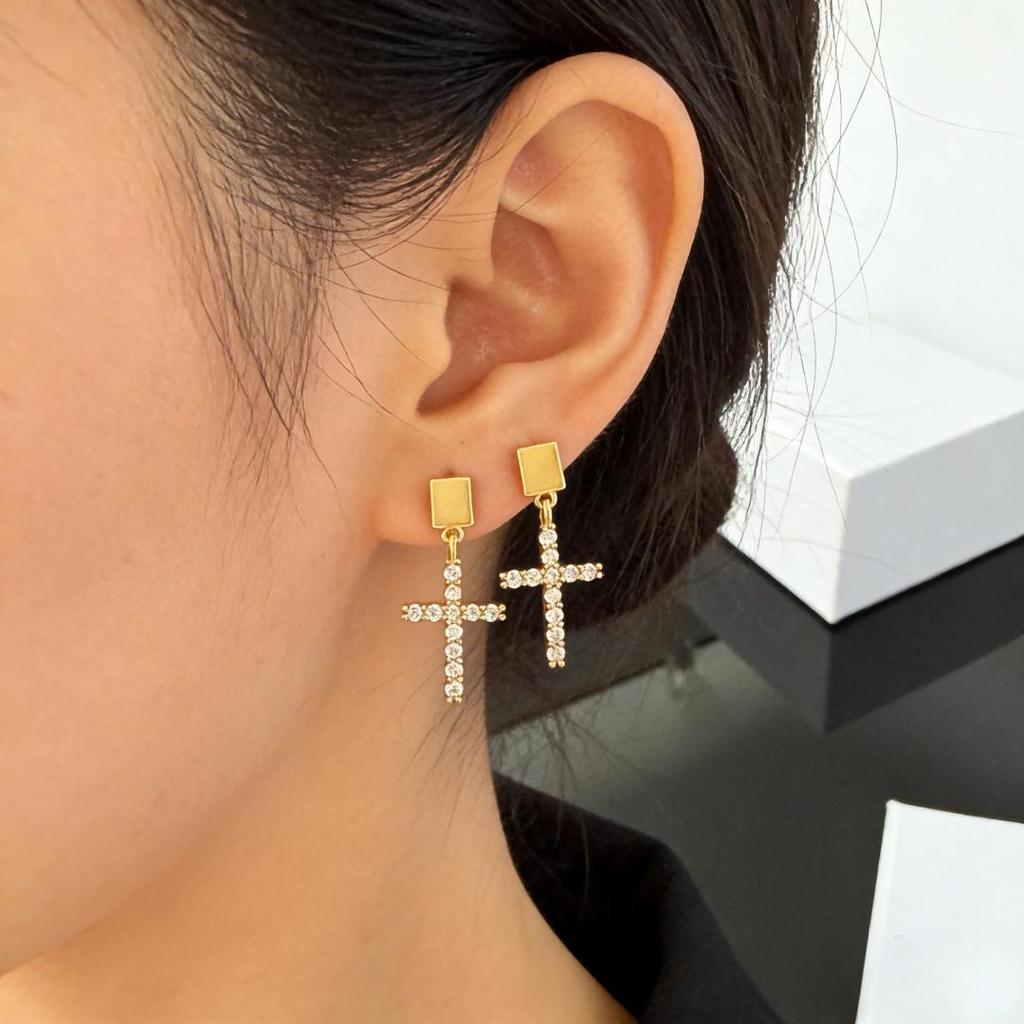 2026 Original Zirkon Kreuz Ohrstecker: Hochwertiges, vielseitiges Mini-Design