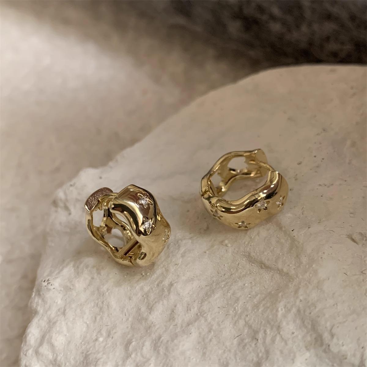 

Необычные Геометрические Глянцевые Звезды Цирконий Маленькие Серьги Изысканные Компактные Подходящие ко всему Женские Серьги Минималистичные Женские Аксессуары Элегантные Ювелирные Изделия