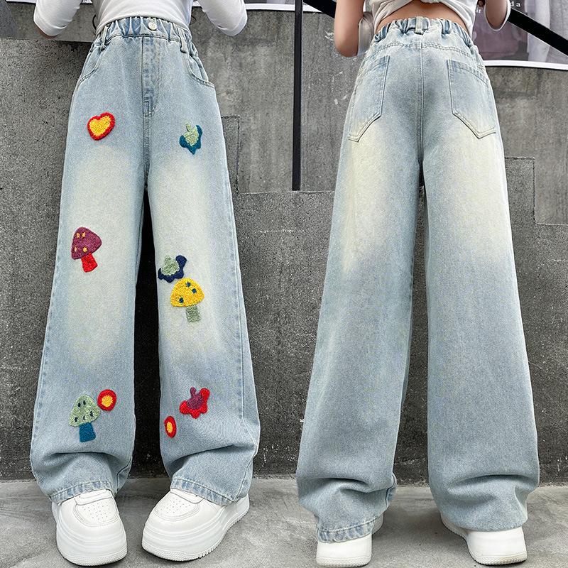 Jeans Ricamati con Funghi da Ragazza - Collezione Primavera/Autunno 2025: Jeans a gamba larga per bambini e ragazzi