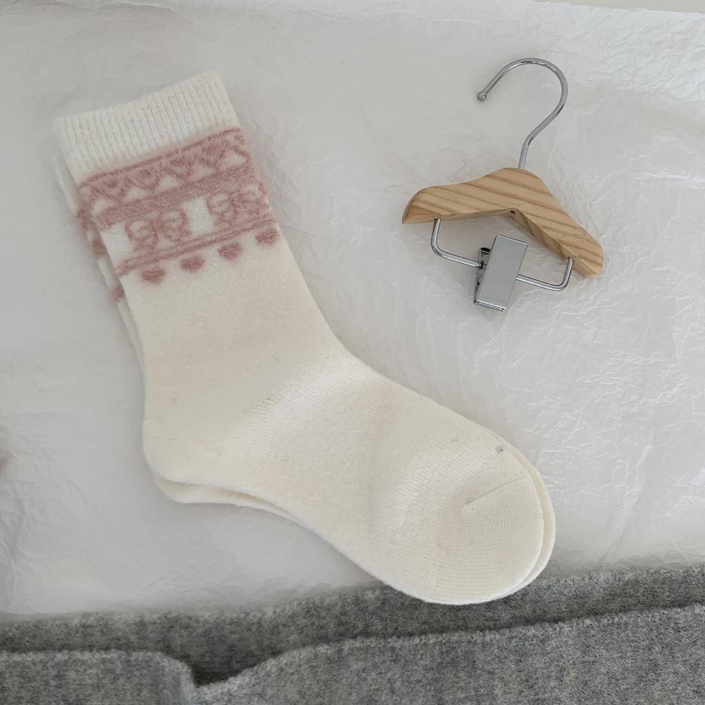 Atmosphere Medium Wool Socks Vintage Style Bow Feather Yarn Home Leisure Heat Storage Winter Warm Socks