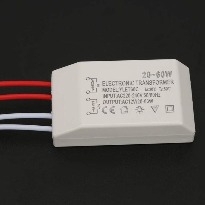 Transformateur électronique 220-240V vers 12V 20–60W compact compatible LED (6,5×3,5×2,1 cm)