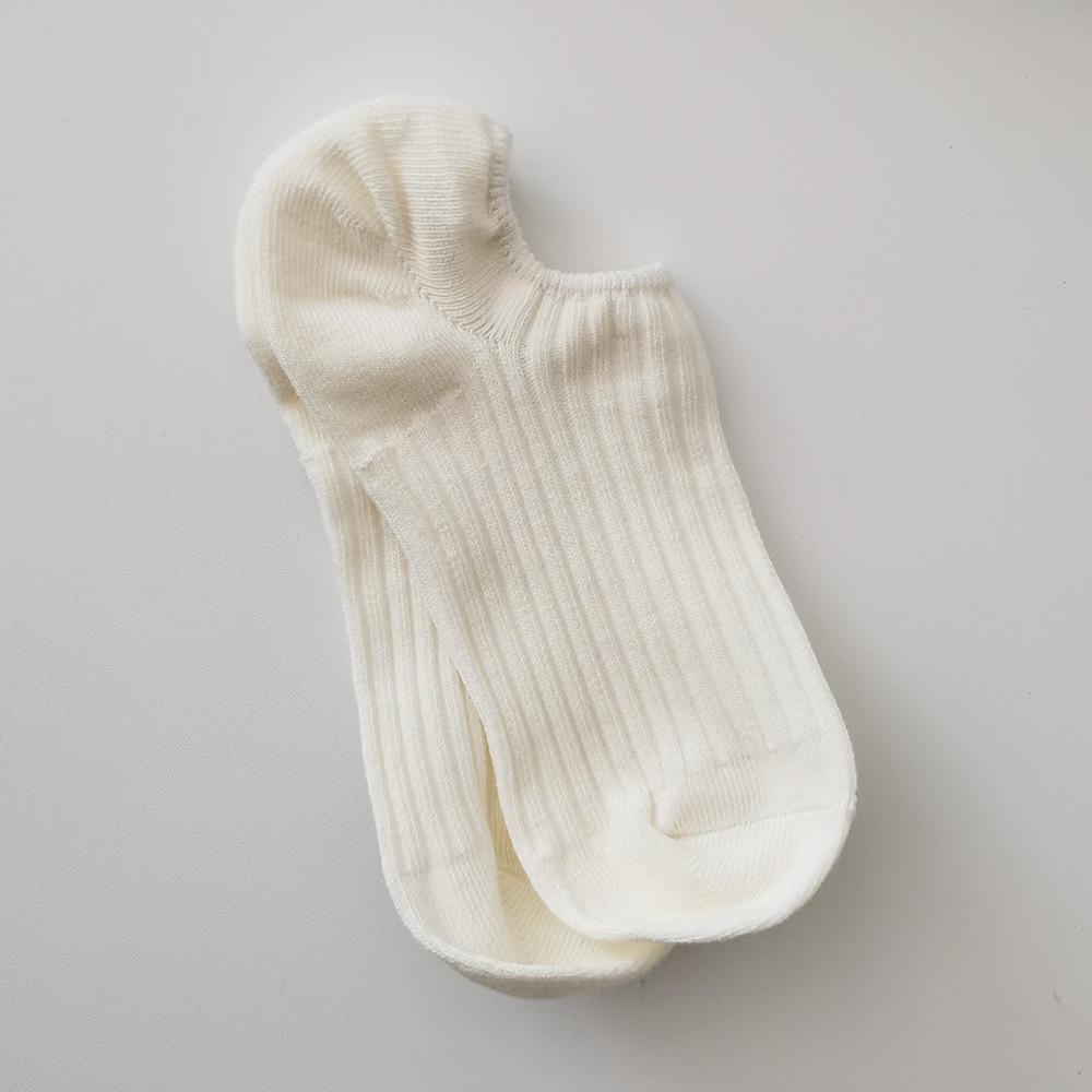 Cream Color Women's Breathable Cotton Low-Cut Boat Socks with Vertical Stripes, Non-Slip Heel, Suitable for Spring and Autumn.