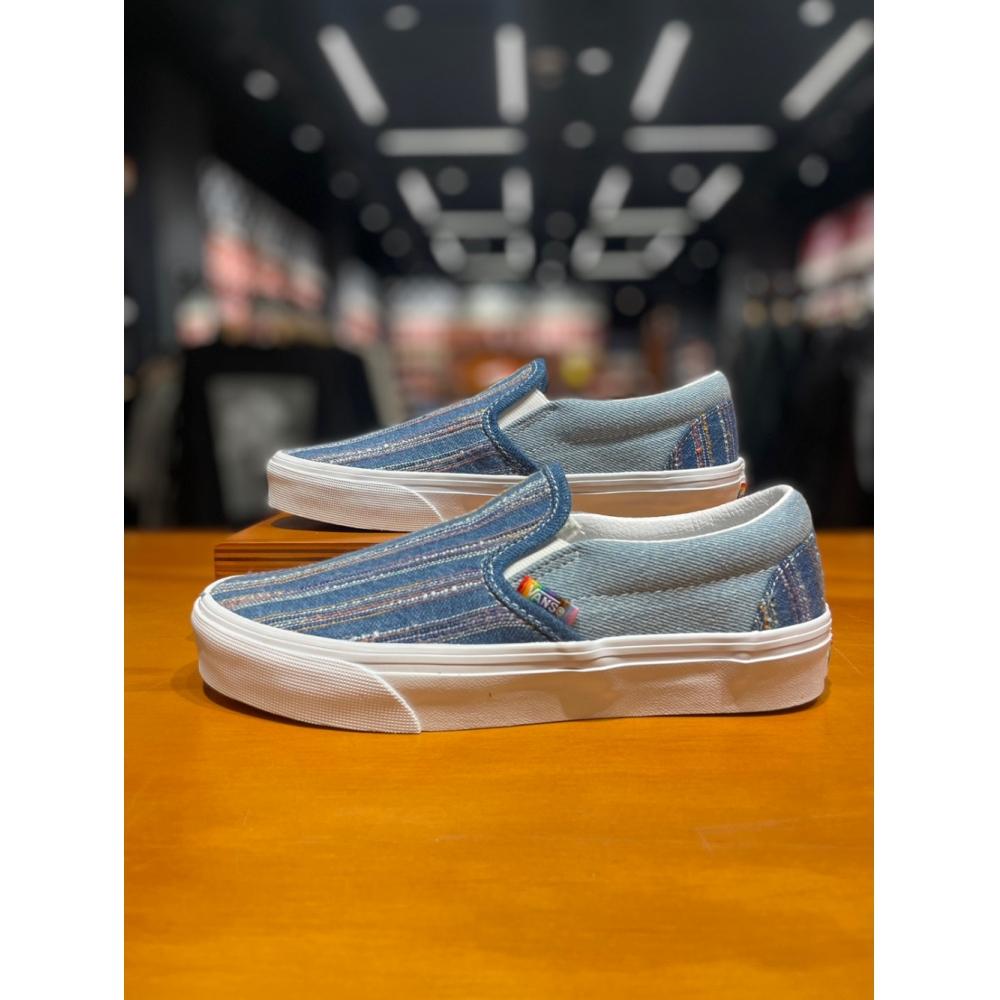 

Vans [Vans] Unisex Classic Slip On Sneakers Blue Vn000bvzcyl Blue/220