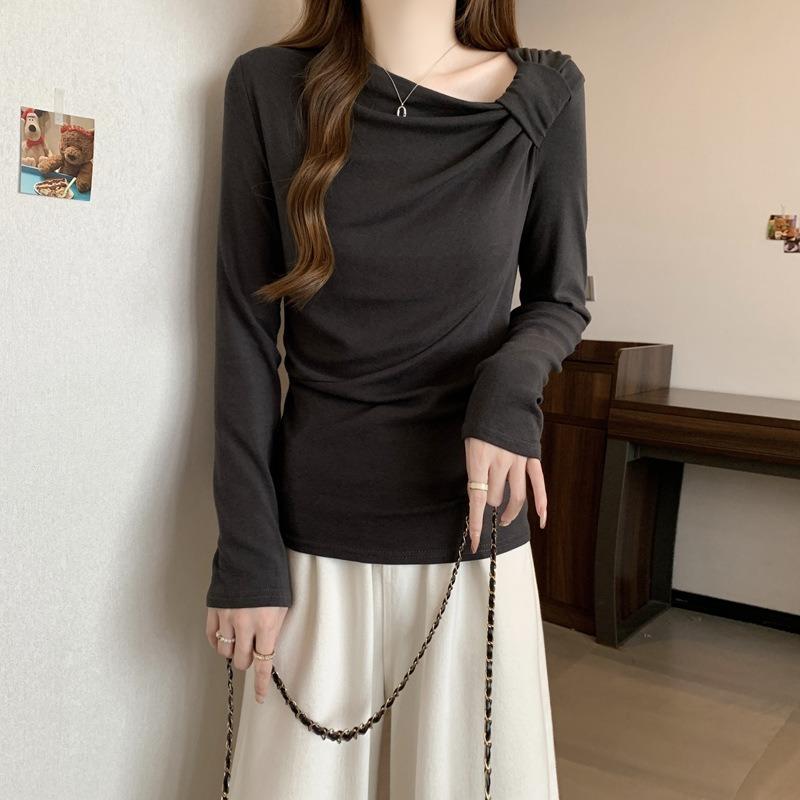 Slant neck long-sleeved T-shirt women's autumn and winter fleece polished bottoming shirt with slim-fitting pleated top