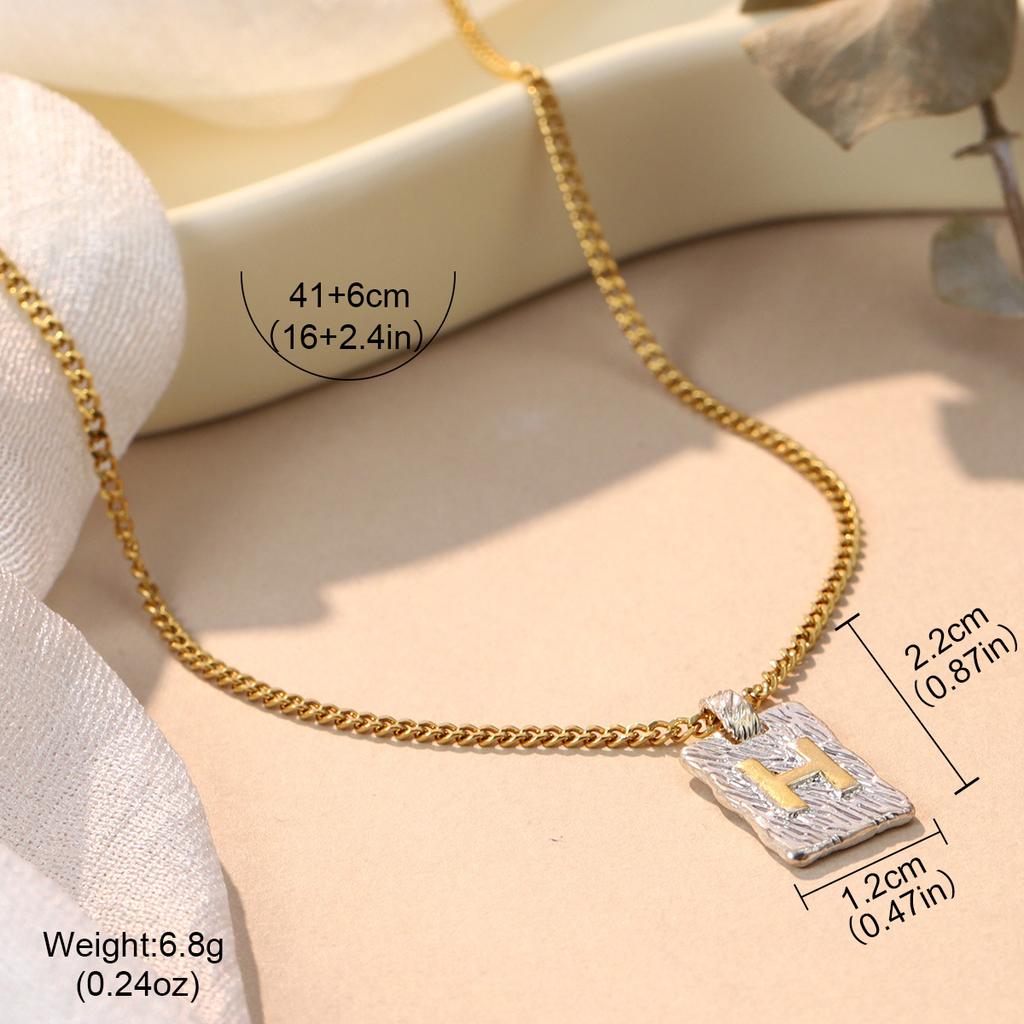 Niche pleated love necklace, simple irregular pendant, hand-closed fashion sweater chain design