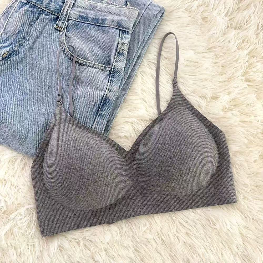 

Neck beauty back halter bra cover women show chest large and thin shoulder strap no trace no steel ring fixed cup 38/85AB