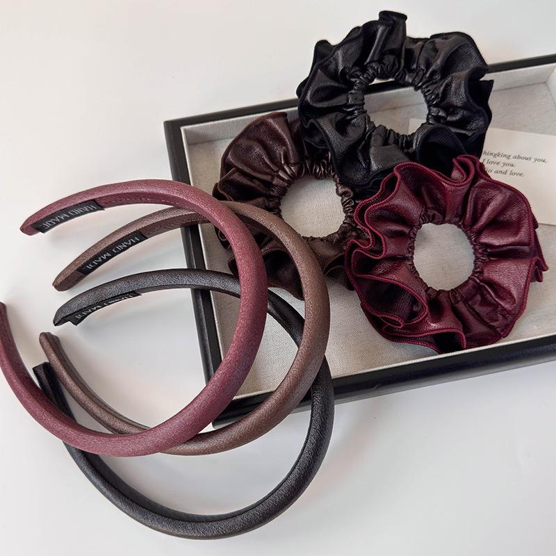 Retro Soft PU Leather Pleated Scrunchie Thin Sponge Headbands for Woman Girl Fashion Temperament Hair Hoop HeadRope Rubber Band