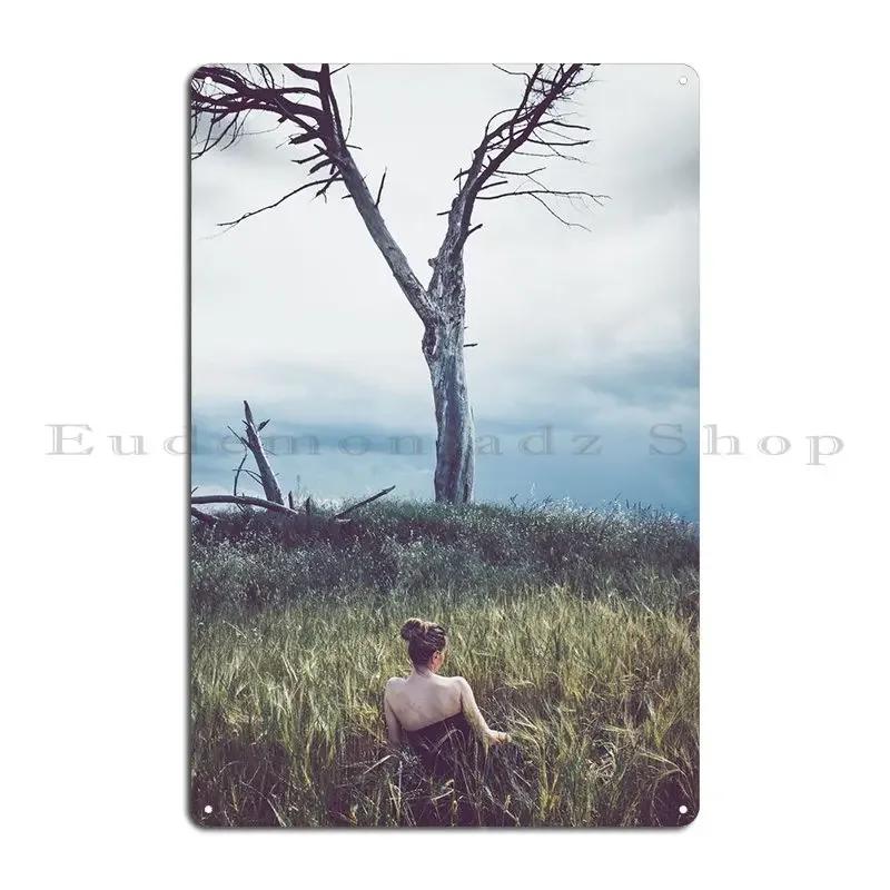 The Girl And The Tree Metal Signs Bar Vintage Garage Create Garage Tin Sign Poster 20x30cm(7.8x11.8inch)